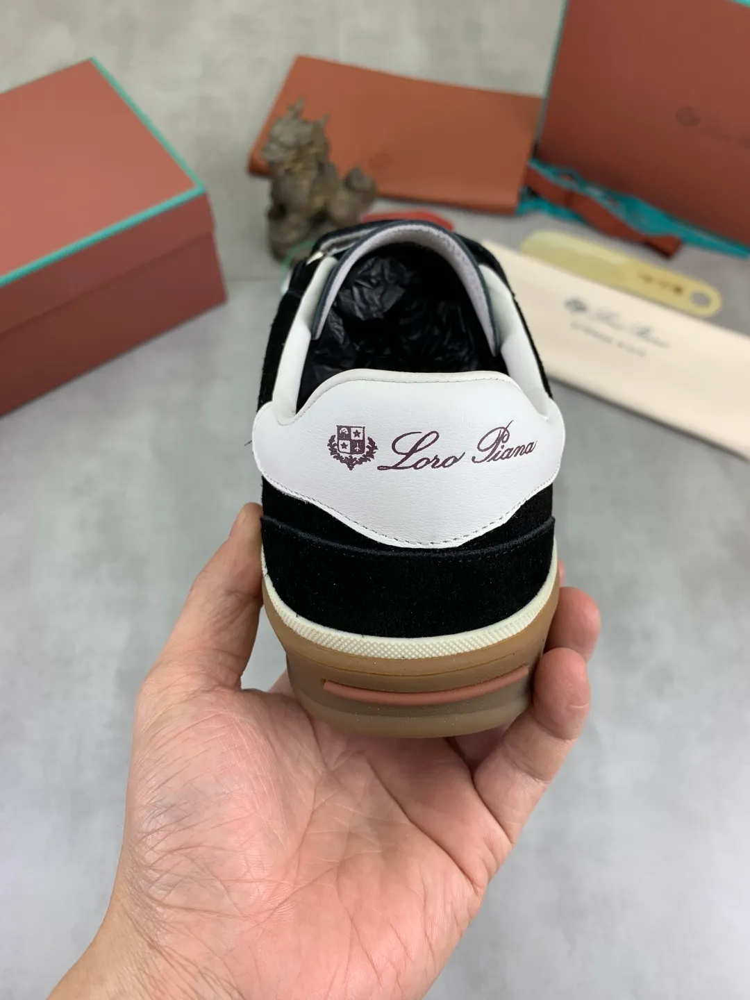 Men's men's shoes 💰P580 New model 💰 The latest casual shoes Loro Piana 💯 Top grade 💯 Buy the original copy 💯 Founded the existing Loro Piana company on April 24, 1924. It is the sixth generation of family operation, providing the best quality products to customers who are discerning about taste and quality. Imported original fly woven fabric with cowhide fabric, plain calfskin lining, hand-stitched thread with cowhide feet, original packaging, high-end outsole, size: 38-45 (custom-made for 46), 5️⃣ colors available